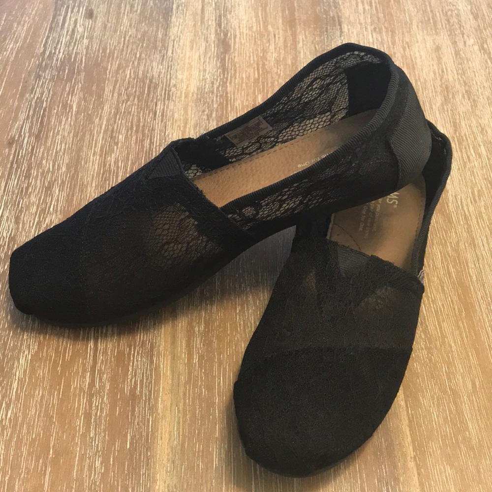 Toms Classic Women’s Lace Up slip on